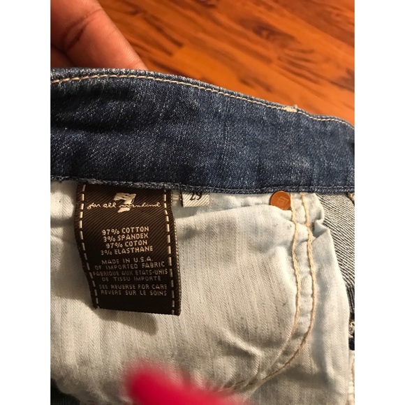 7 For All Mankind Ladies distressed Jeans - Picture 6 of 7